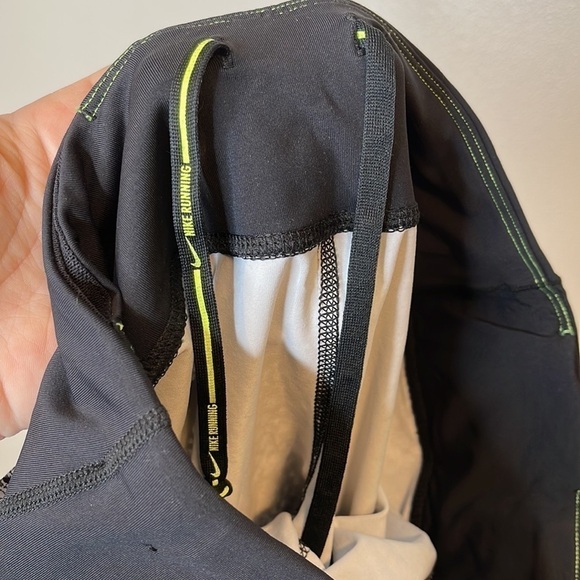 Nike Dri Fit 3/4 Snake Print Running Leggings High Waisted Size Small - Picture 4 of 9